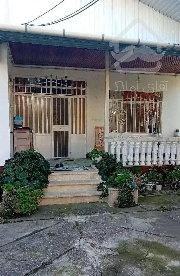 ویلای حیاط دار