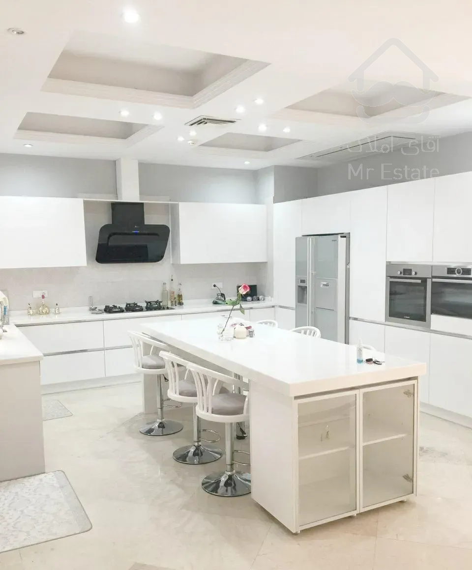 ولنجک/۱۵۰ متر سه خواب/تراس چیدمانی/۶ ساله