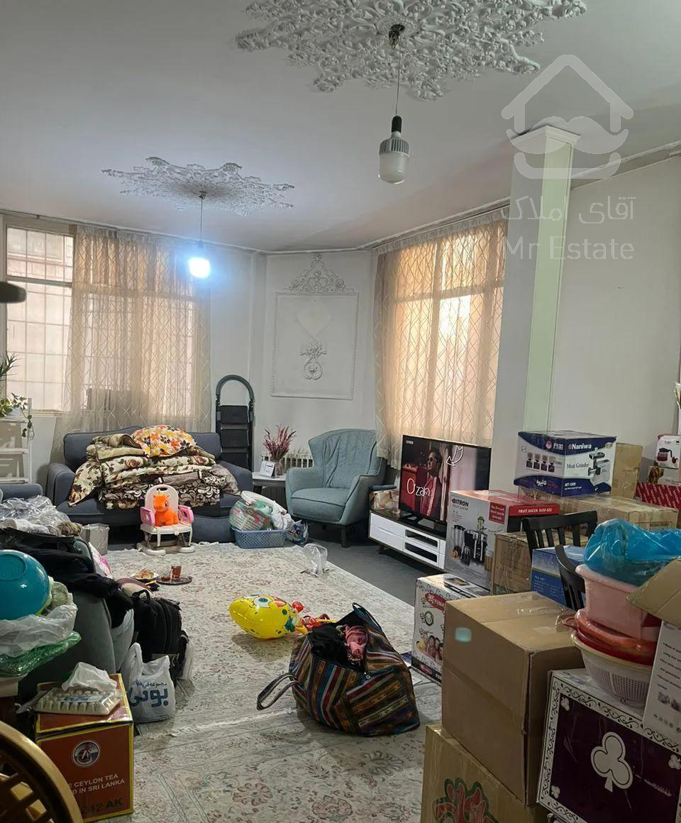 آپارتمان طبقه اول در طرشت