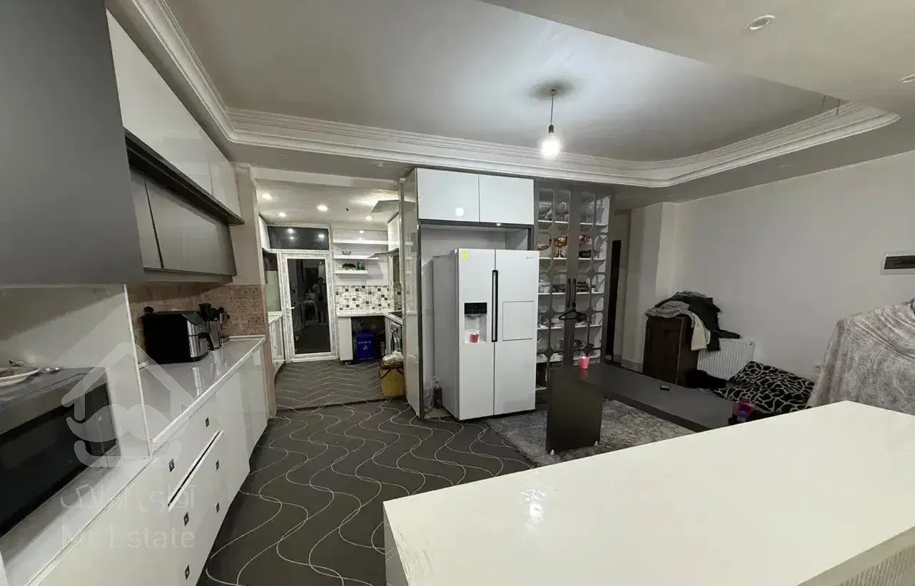 آپارتمان ۲۰۵ متر/سالم اباد/۱/۳۰۰ رهن و وام