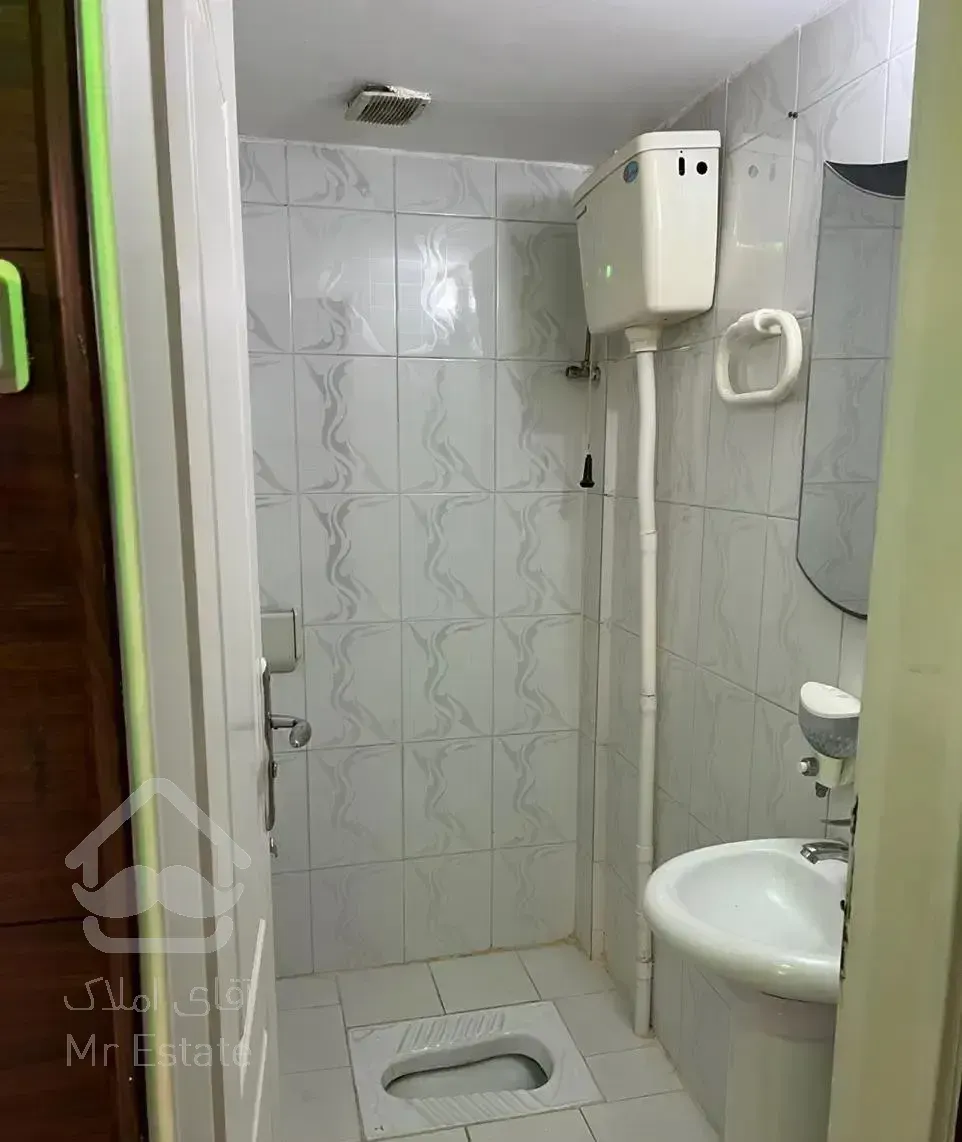 هاشمیه ۴۴ یا فکوری ۳۳  کم واحد ۸۰ متر طبقه۲