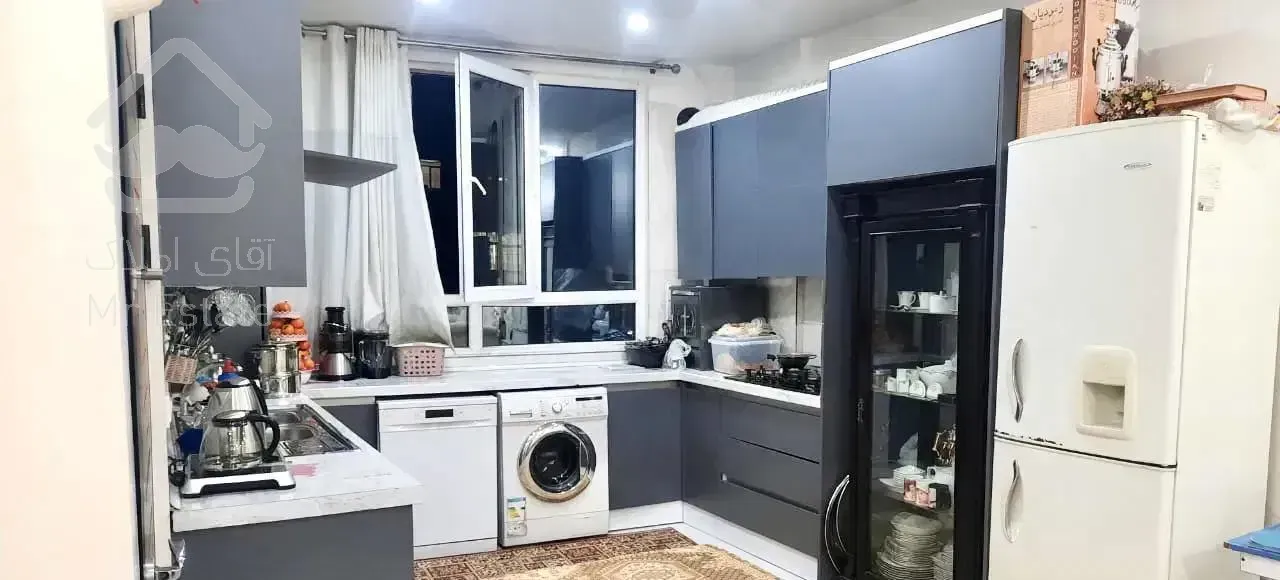 ۷۸مترشرقیایه شمیران نو*نوساز*اسانسور،انباری