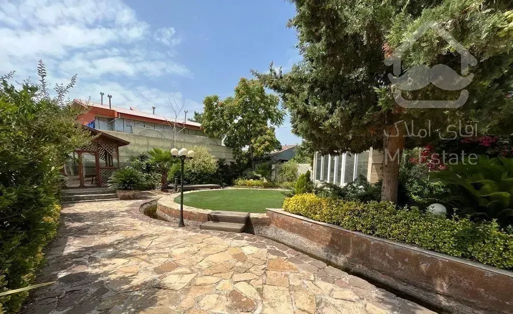 ویلا ساحلی با استخر سرپوشیده و لوازم  رهن کامل