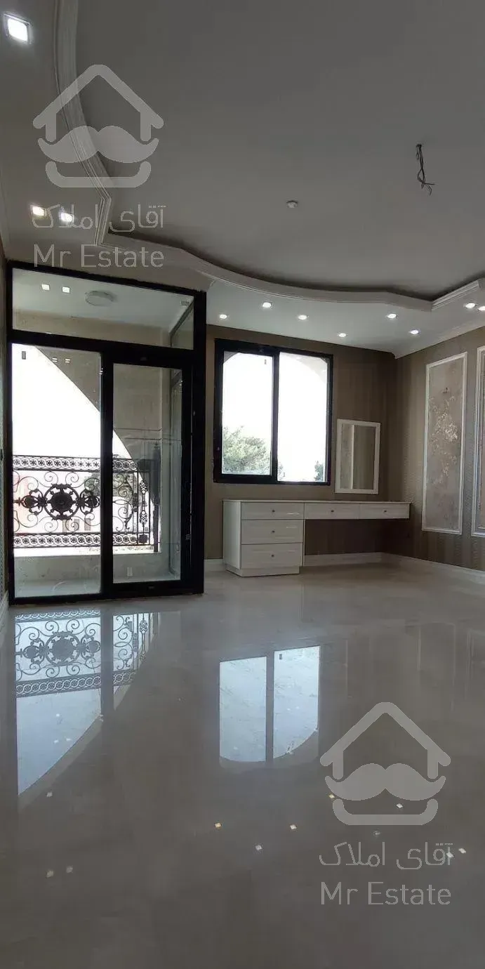 آپارتمان ۱۳۶ متری ملک اباد/نسترن