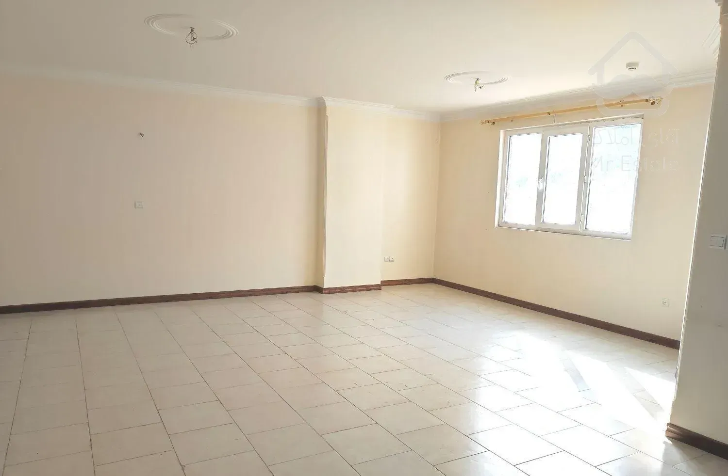 آپارتمان ۱۱۰ متری دو خوابه شهرک علوم پزشکی