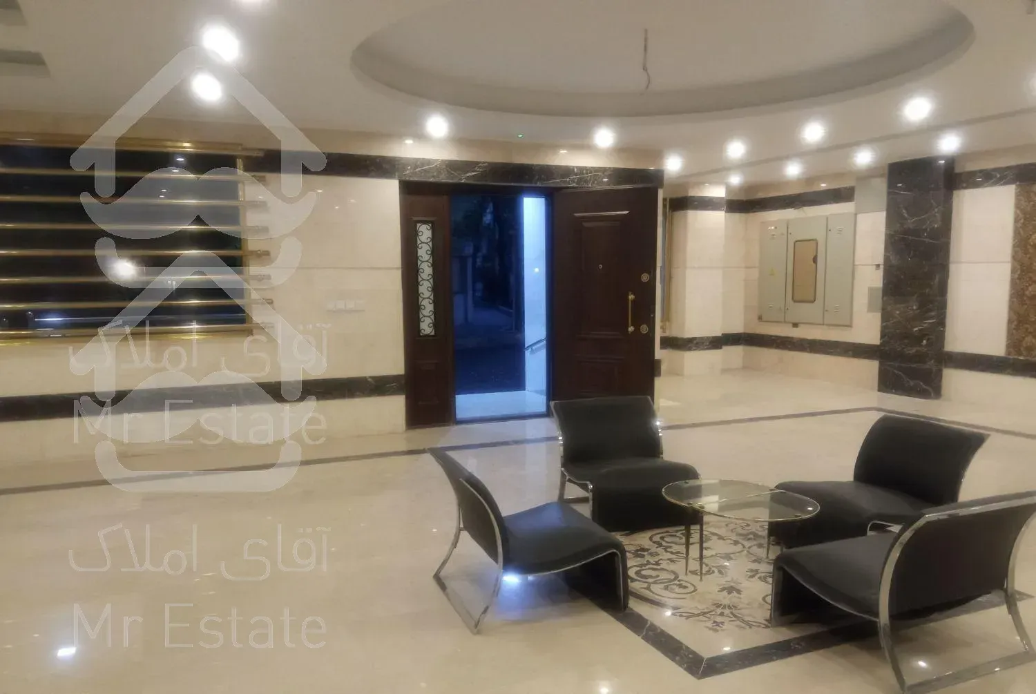 میدان ونک توانیر شمالی 190متر نوساز طبقه اول