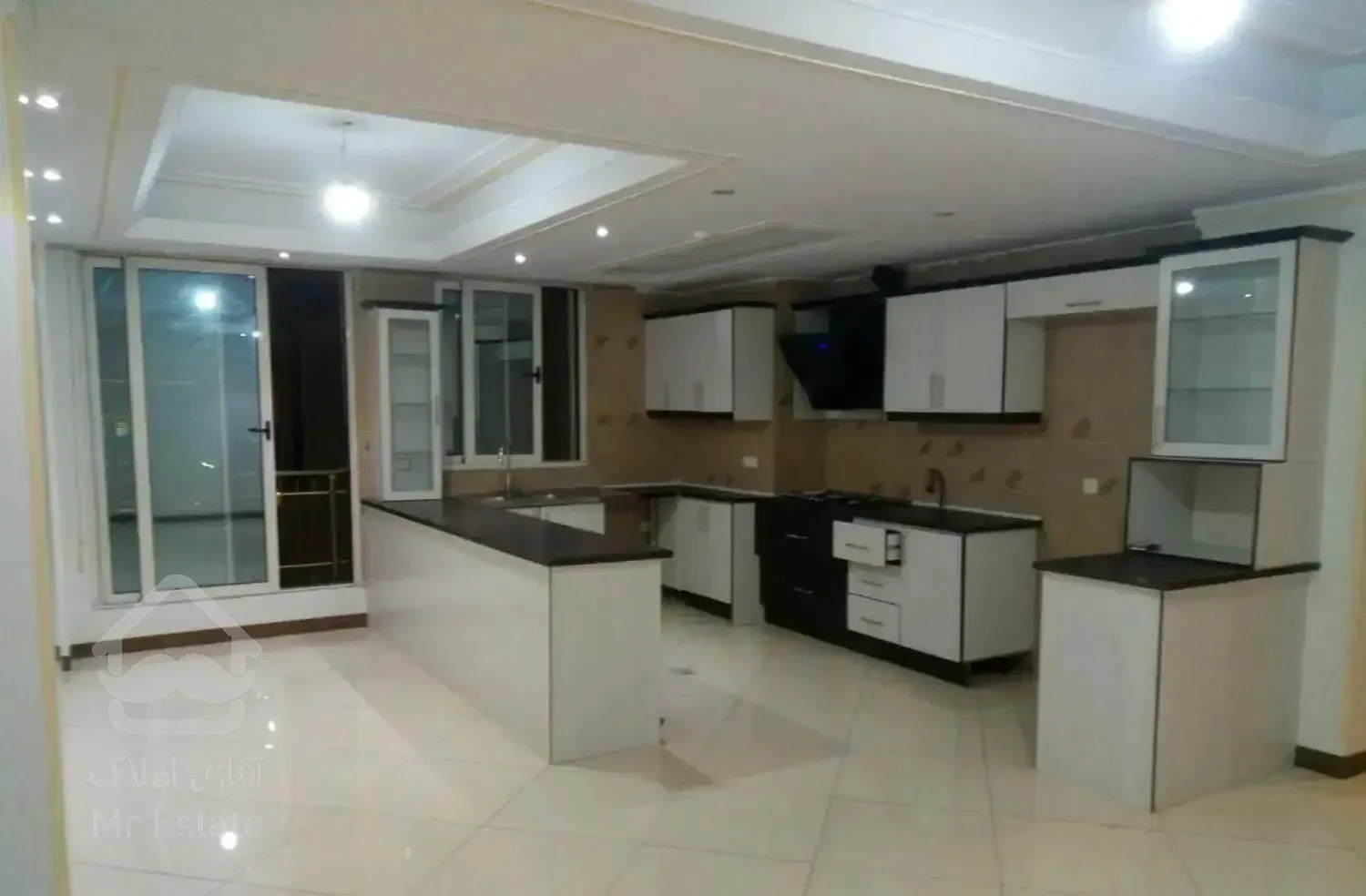 ۱۵۰ متر / فول نوسازی شده / روبه آفتاب مستقیم