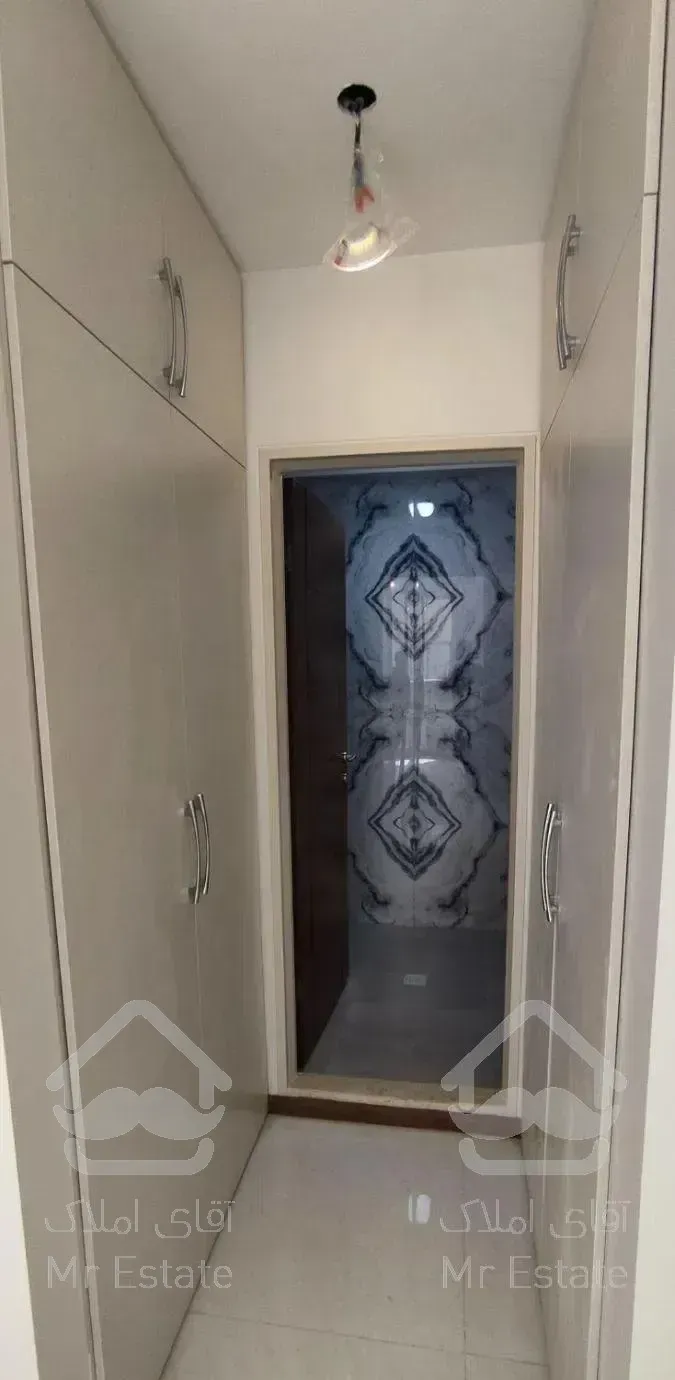 ۱۷۶متر ، تک واحدی نوساز ، ۲ پارکینگ