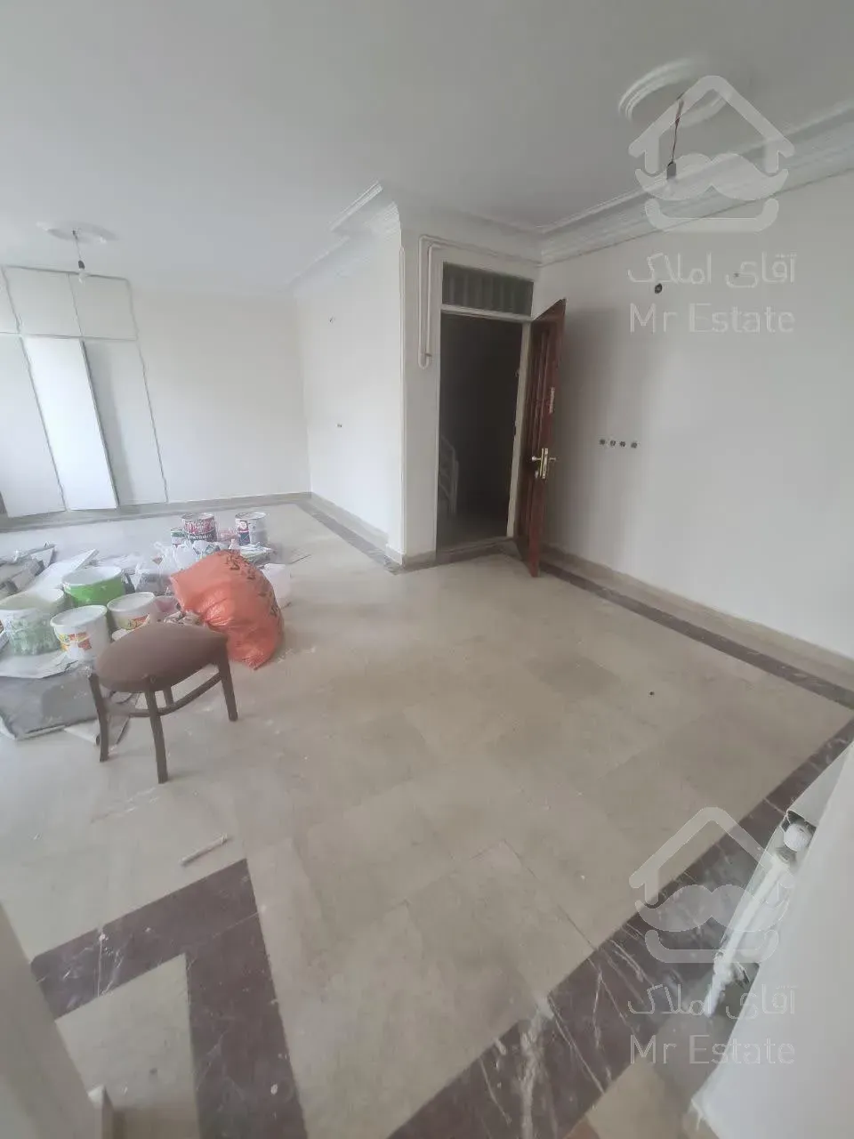 96متر بر خیابان دولت نبش چهاراه