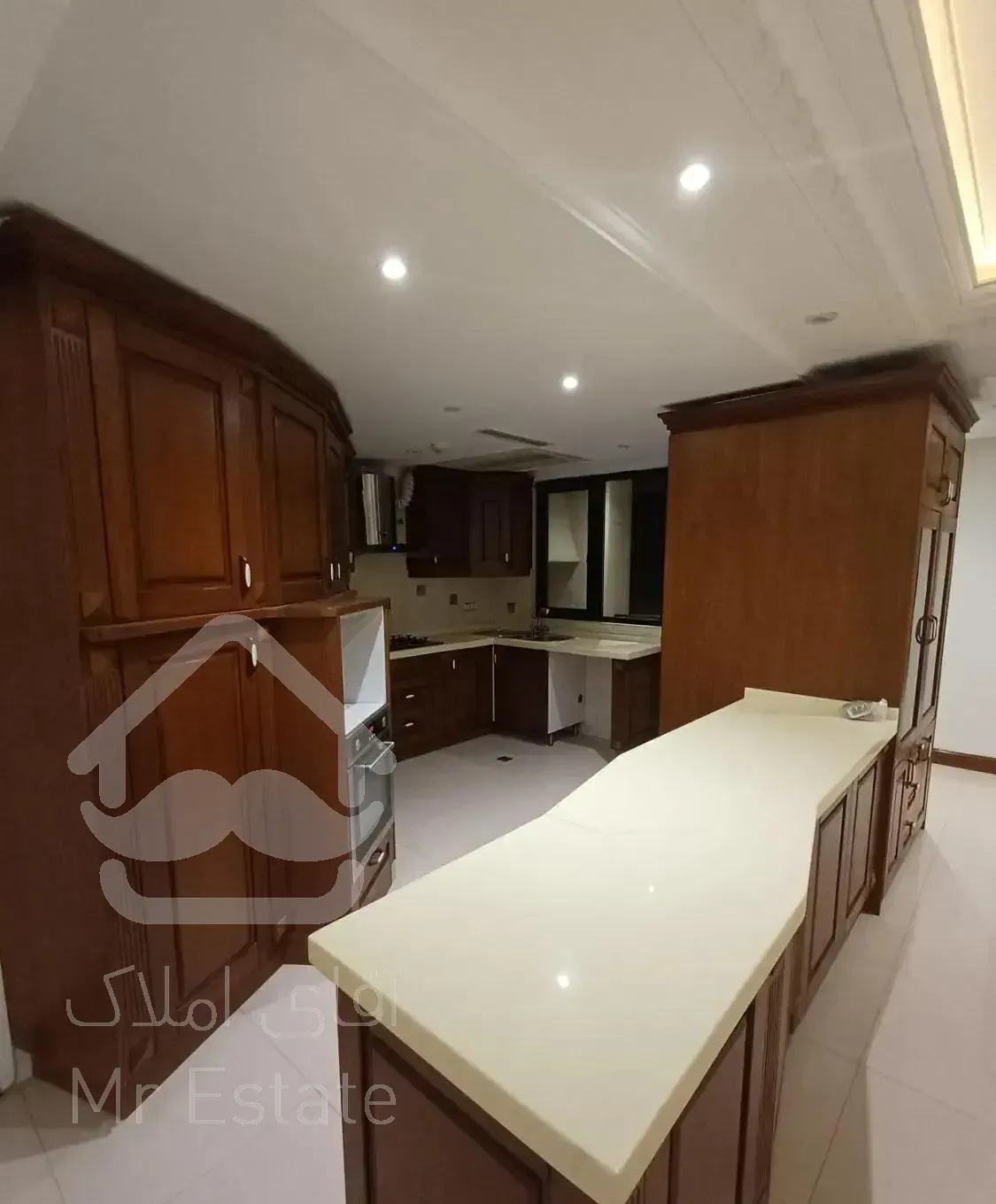 اجاره/۲۱۰ متر/۳خواب/فول مشاعات/دروس