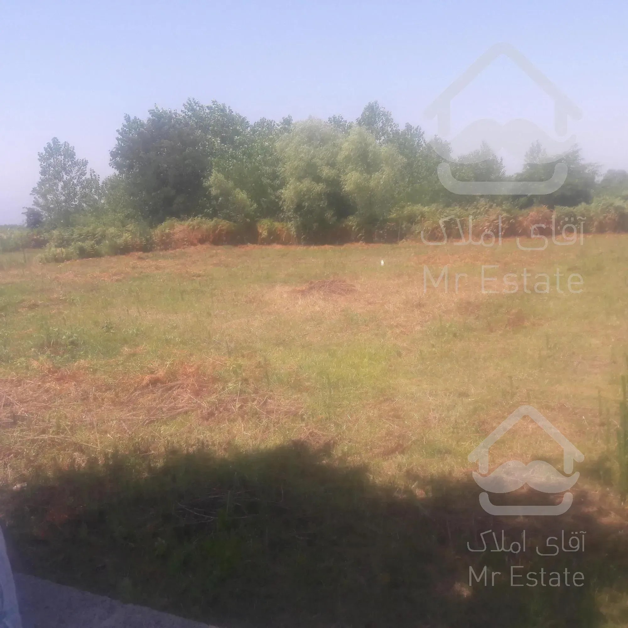 زمین مسکونی 300 متری با پروانه ساخت و پی و ستون طبقه اول