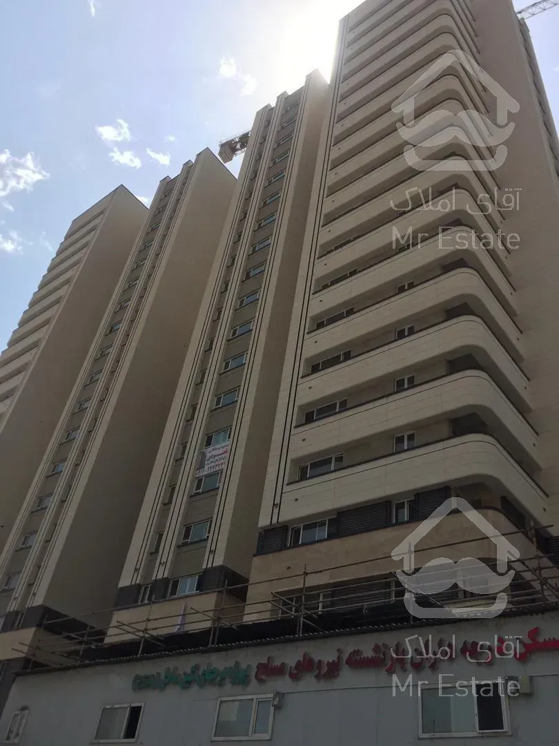 فروش یک واحد مسکونی به متراژ۱۴۰متر طبقه ۱۹