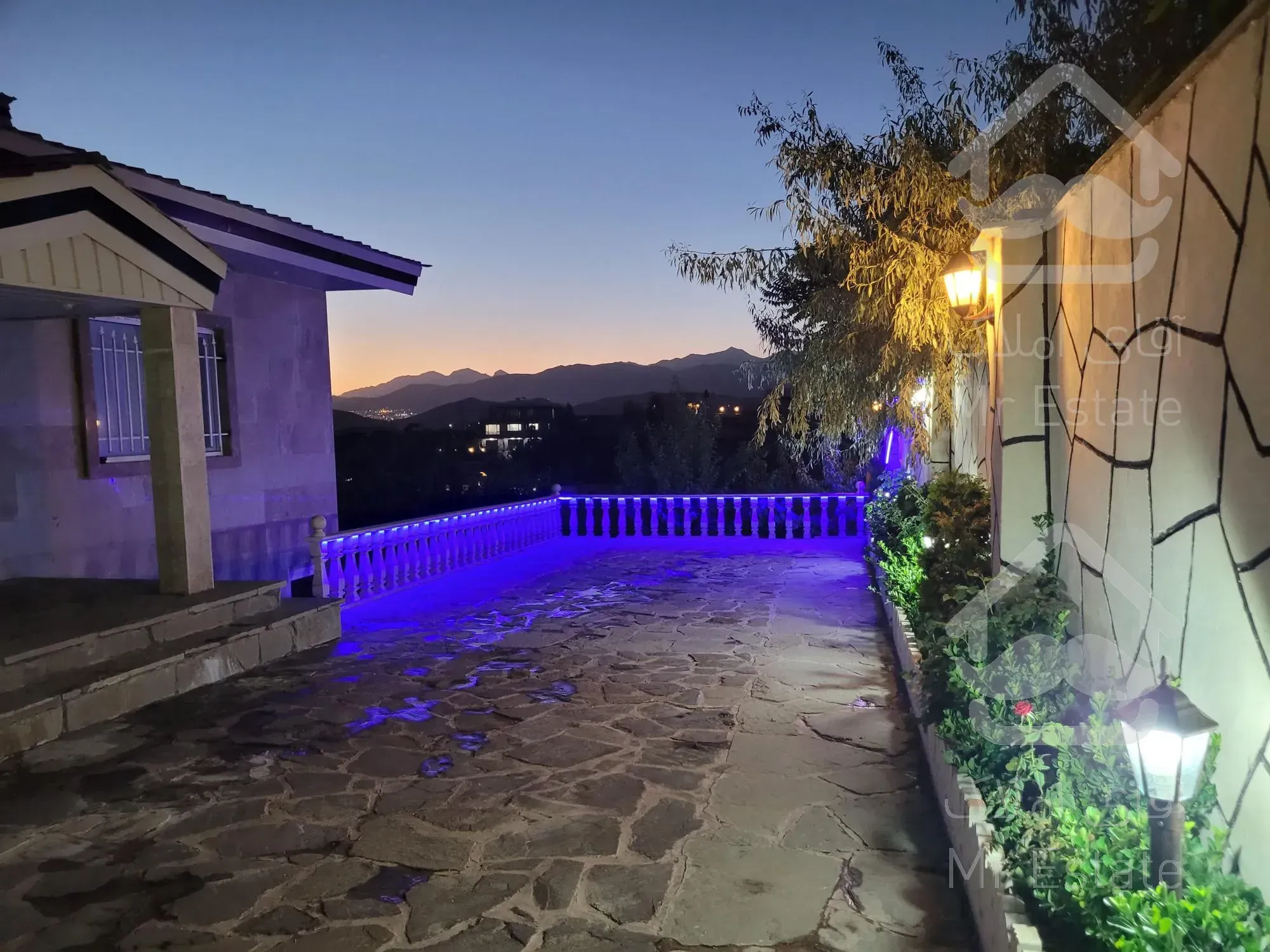 باغ ویلا رودهن