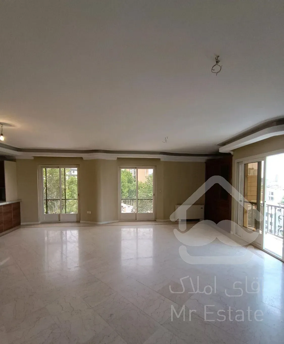 آپارتمان ۱۳۵ متر ۳ خواب/ دربند/ بسیار خوش نقشه