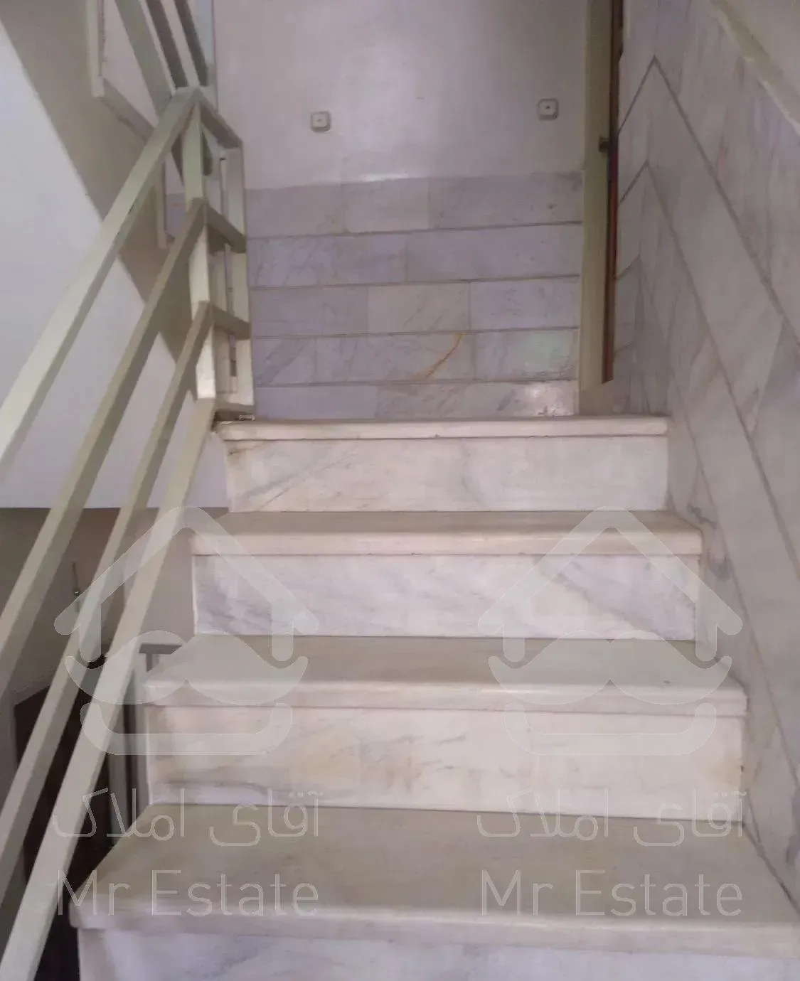 ۶۲ مترطبقه سوم بسیار خوش نقشه