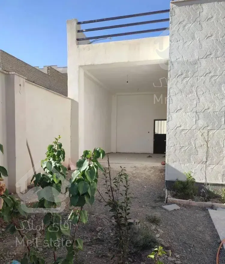 باغچه با ۶۵ متر بنا گیلاوند