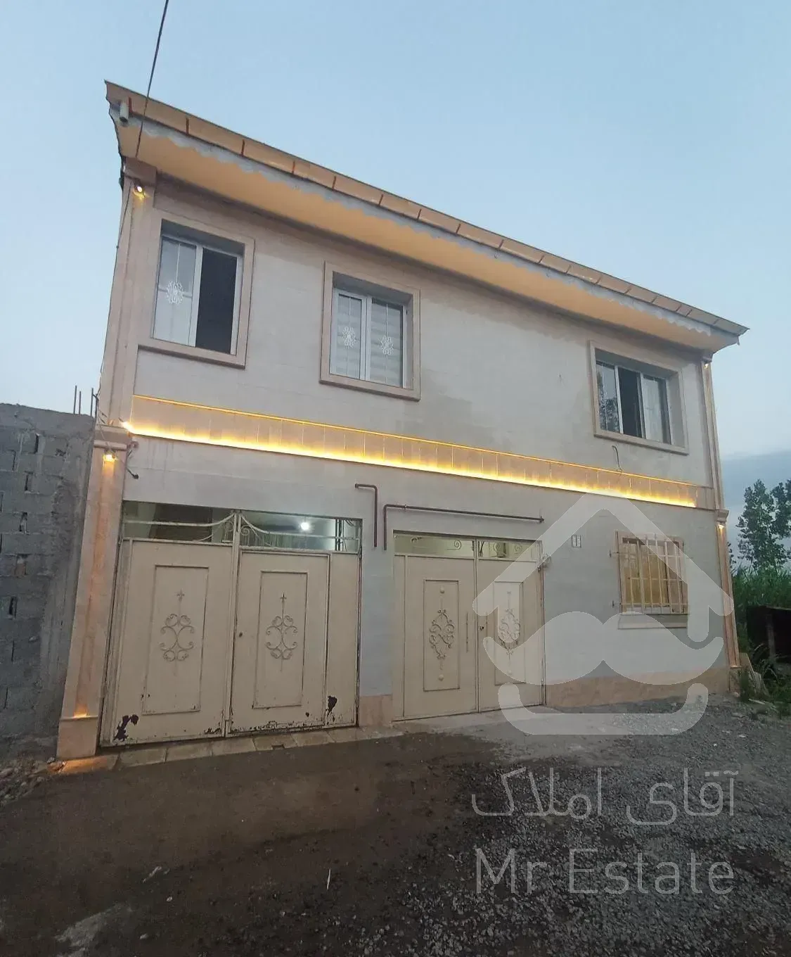 ملک در دخانیات ۱۲۰متری