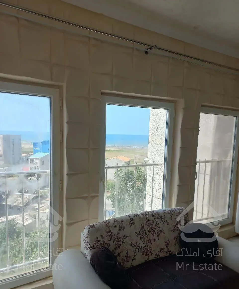 85متر طبقه 7واقع در مجتمع 20متری دریا نگهبان دائم