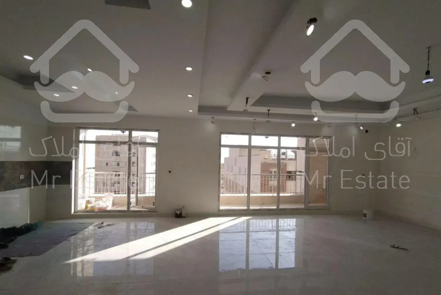 ۱۸۰ متر آپارتمان/سه خواب/مستر