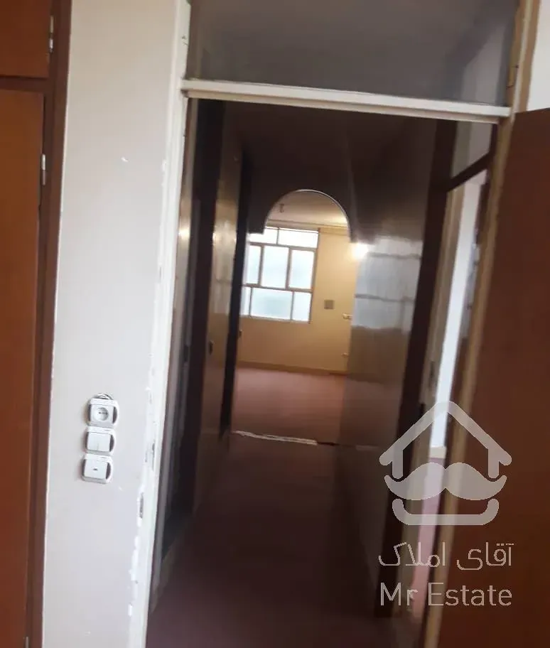 آپارتمان وامدار  200میلیون  خیابان گلشن