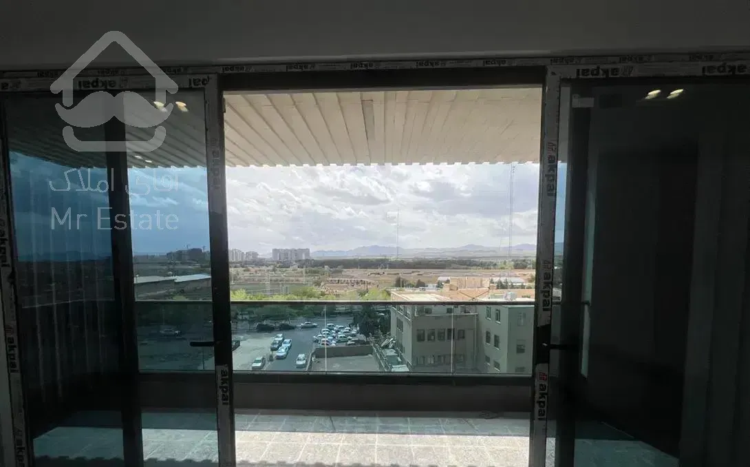 اپارتمان ۲۰۰ متر/دو پارکینگ/مشتاق/تهاتر