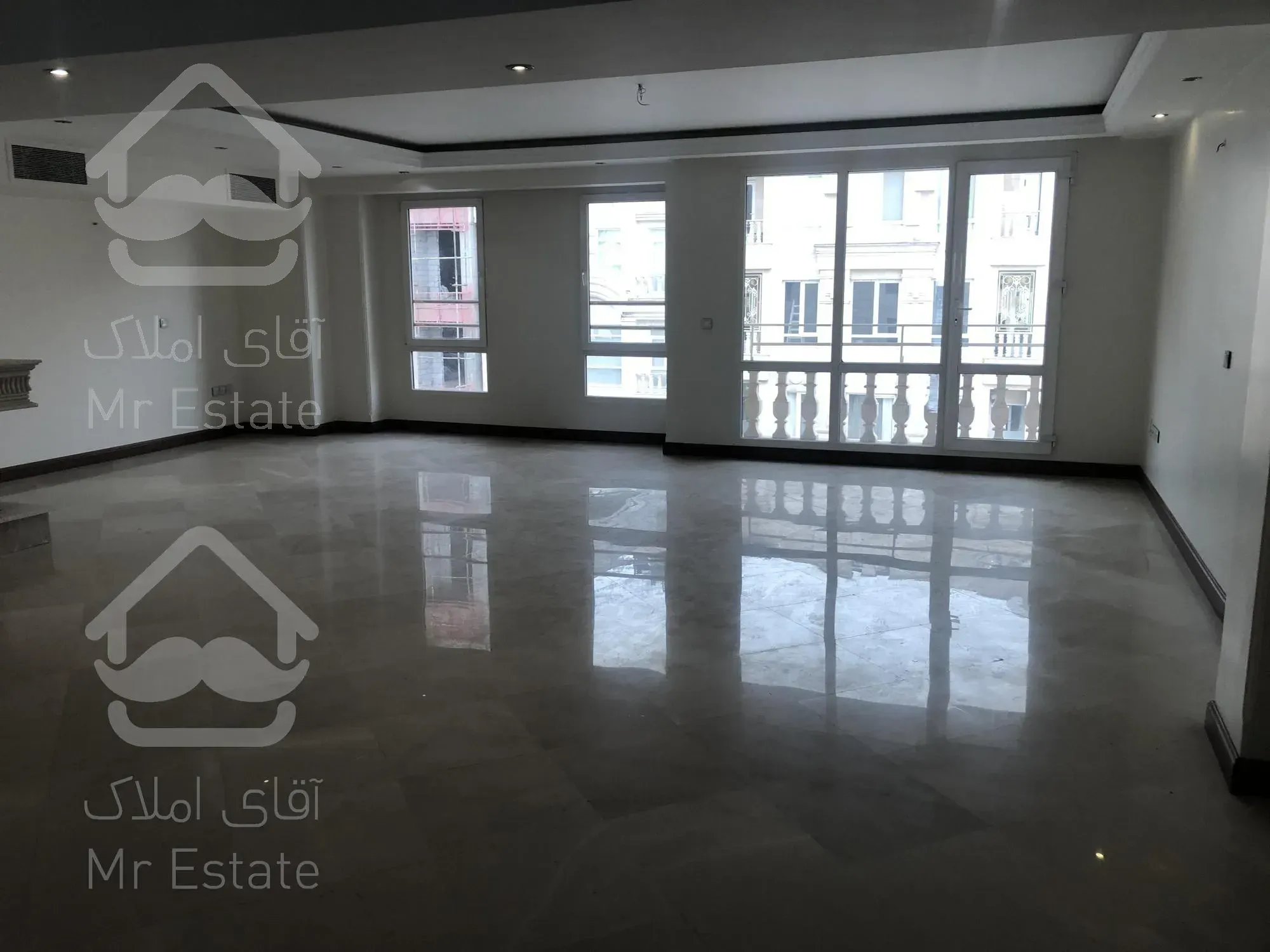 رهن و اجاره آپارتمان ۲۱۵ متری ۴ خوابه نیاوران