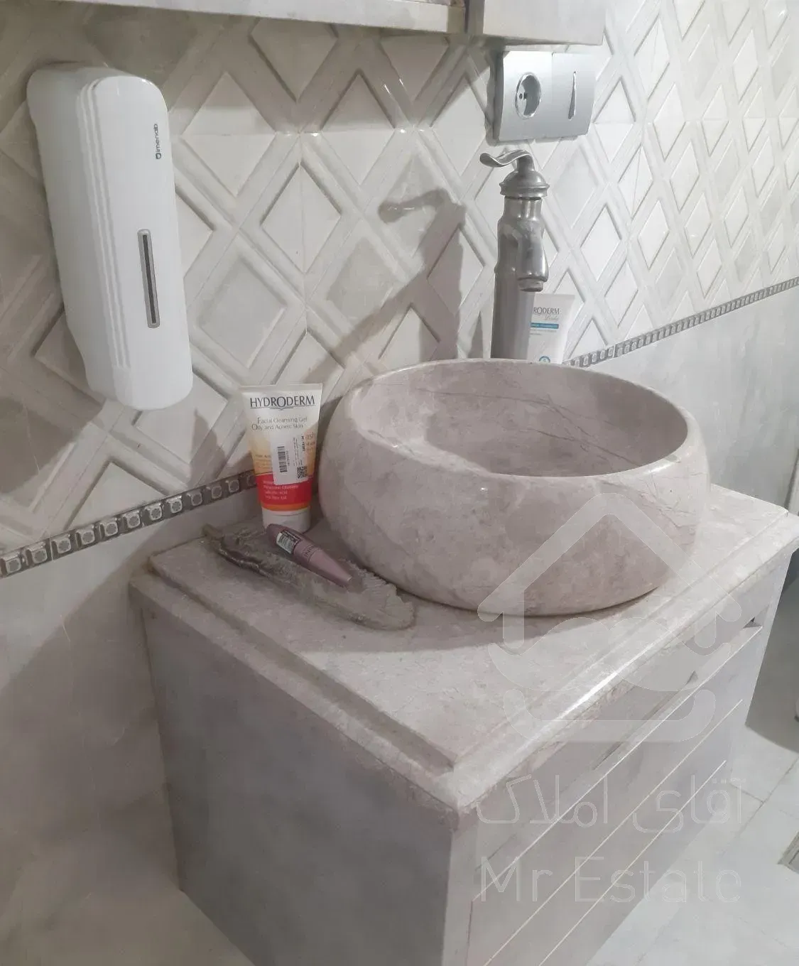 آپارتمان ۶۱ متری بازسازی شده