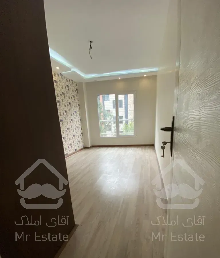 قلهک/۱۰۰متر/۲خواب/پابرجا