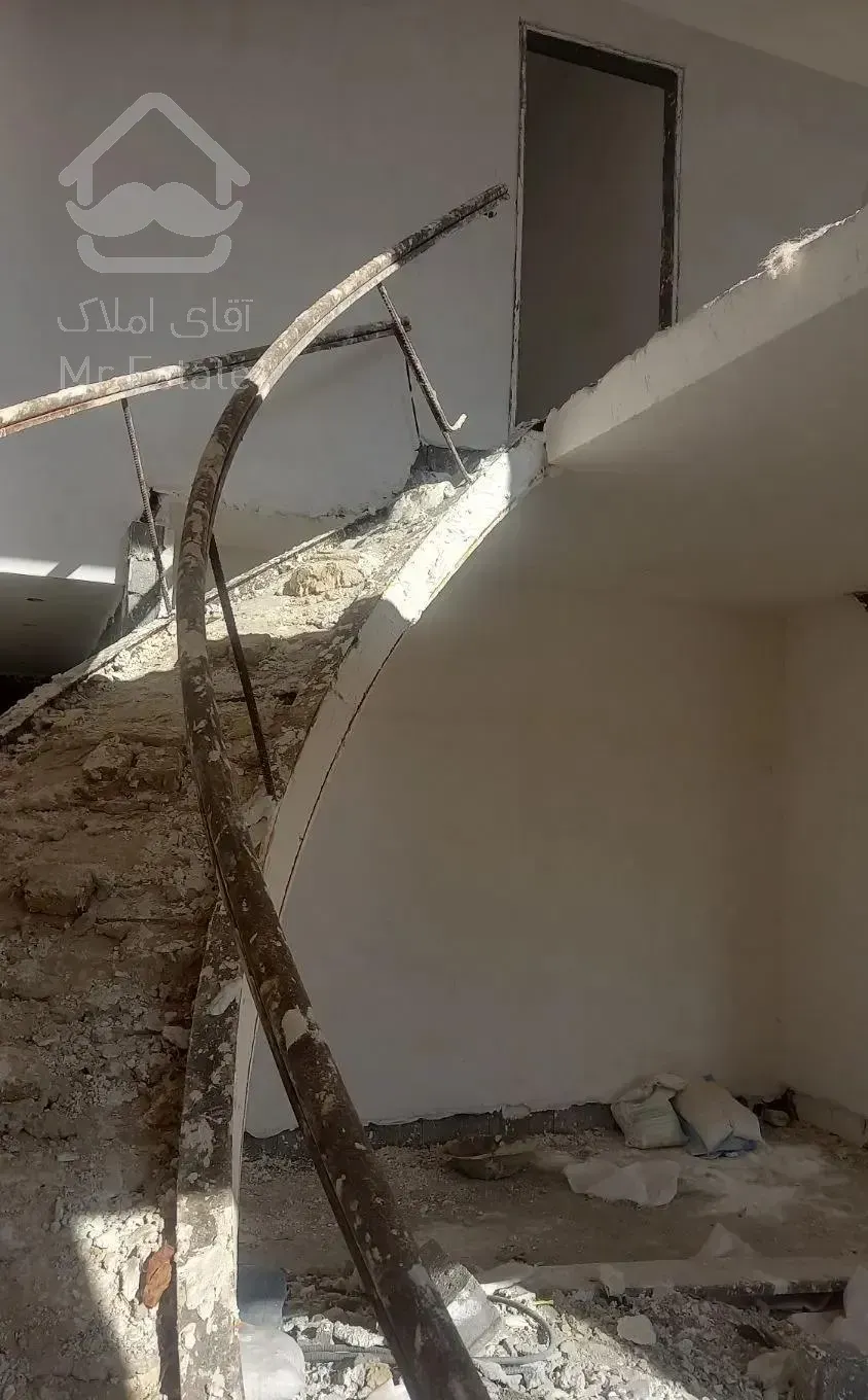 ۵۰۰ متر زمین سند دار با ۳ طبقه بنا نمیکاره