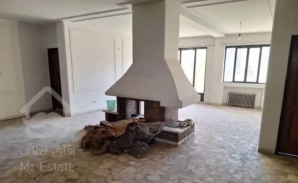 آپارتمان ۱۷۵ متری در قلهک نورگیر غرق در نور