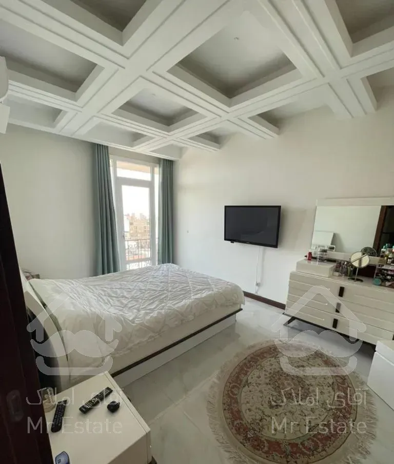 ۳۰۰ متری ۴ خواب تراس بزرگ