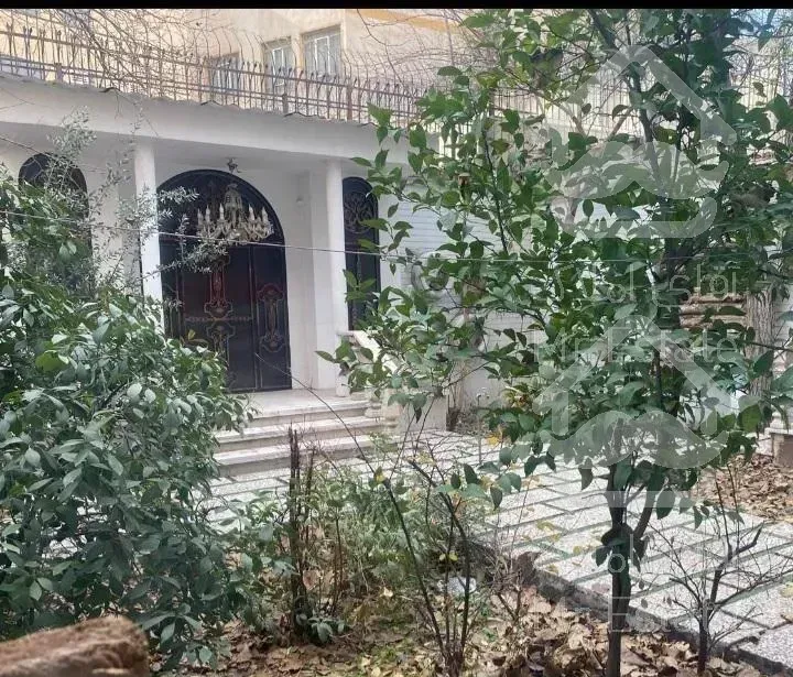 آپارتمان۱۲۰متری/حیاط اختصاصی