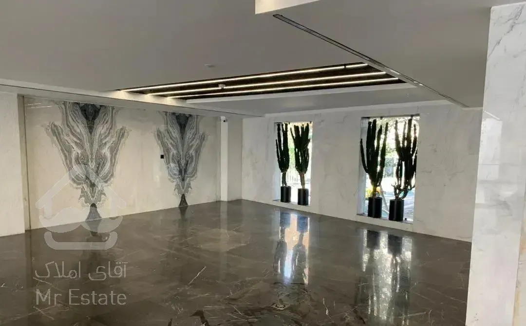 ۱۱۲ متر روبه جنوب