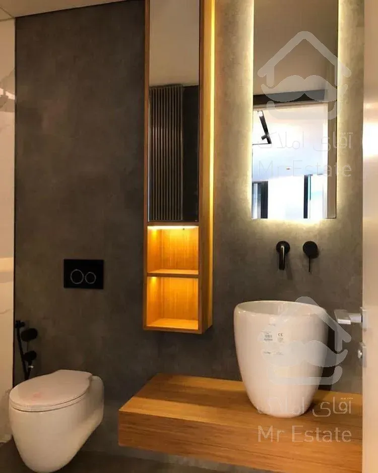 طبقه هفتم تراس بزرگ قابل چیدمان