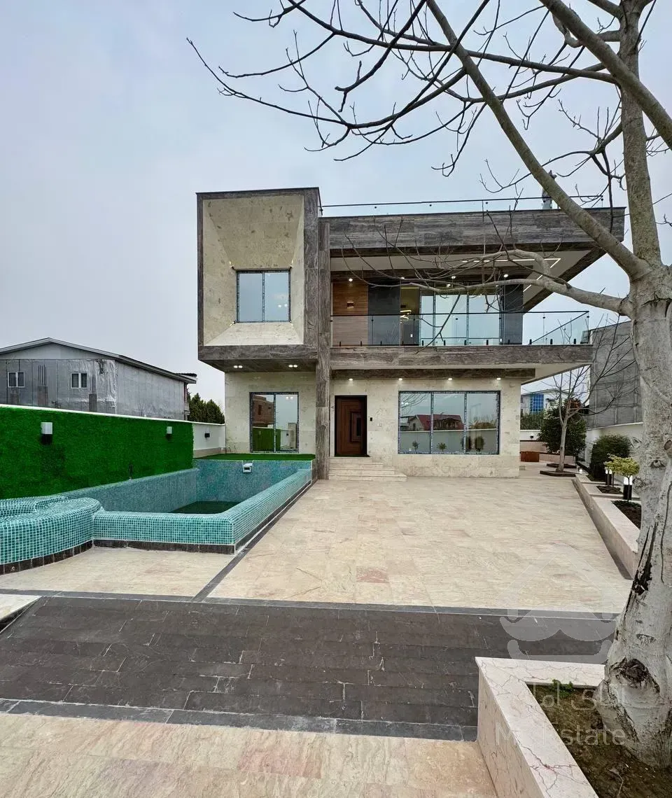 ویلایی ۳۰۰ متری استخر دار شهرک نوشین ۱۰ ماهه