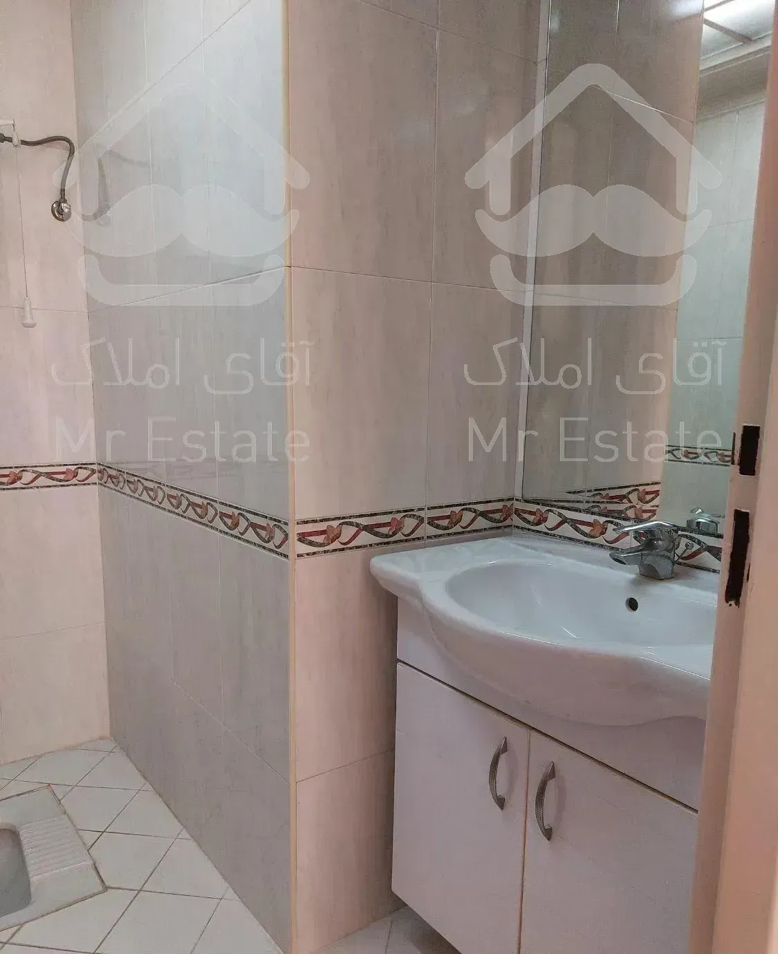 آپارتمان ۲۶۰ متر ۴ خواب تک واحدی استخردار