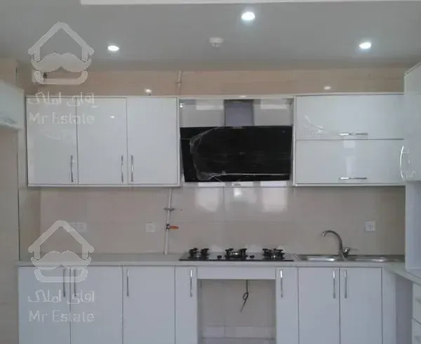 ۹۳ متر/ مناسب سکونت/ رو به آفتاب/ صادقیه