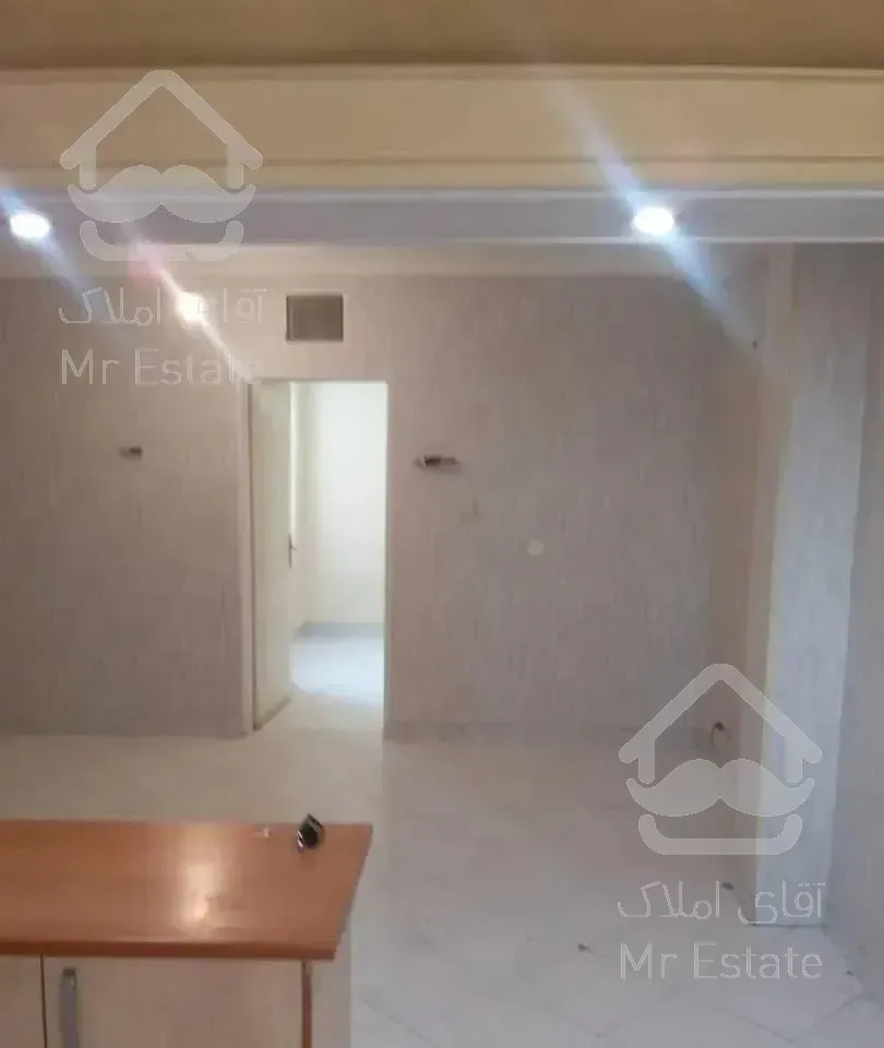 ۴۳متریکخوابه تکواحدی۱۰ساله خ کارگرجنوبی خ زربافیان