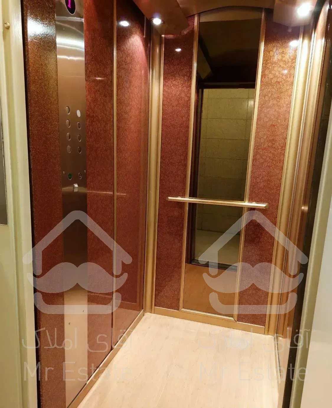 آپارتمان ۲۹۰ متر ۴ خواب تک واحدی استخردار