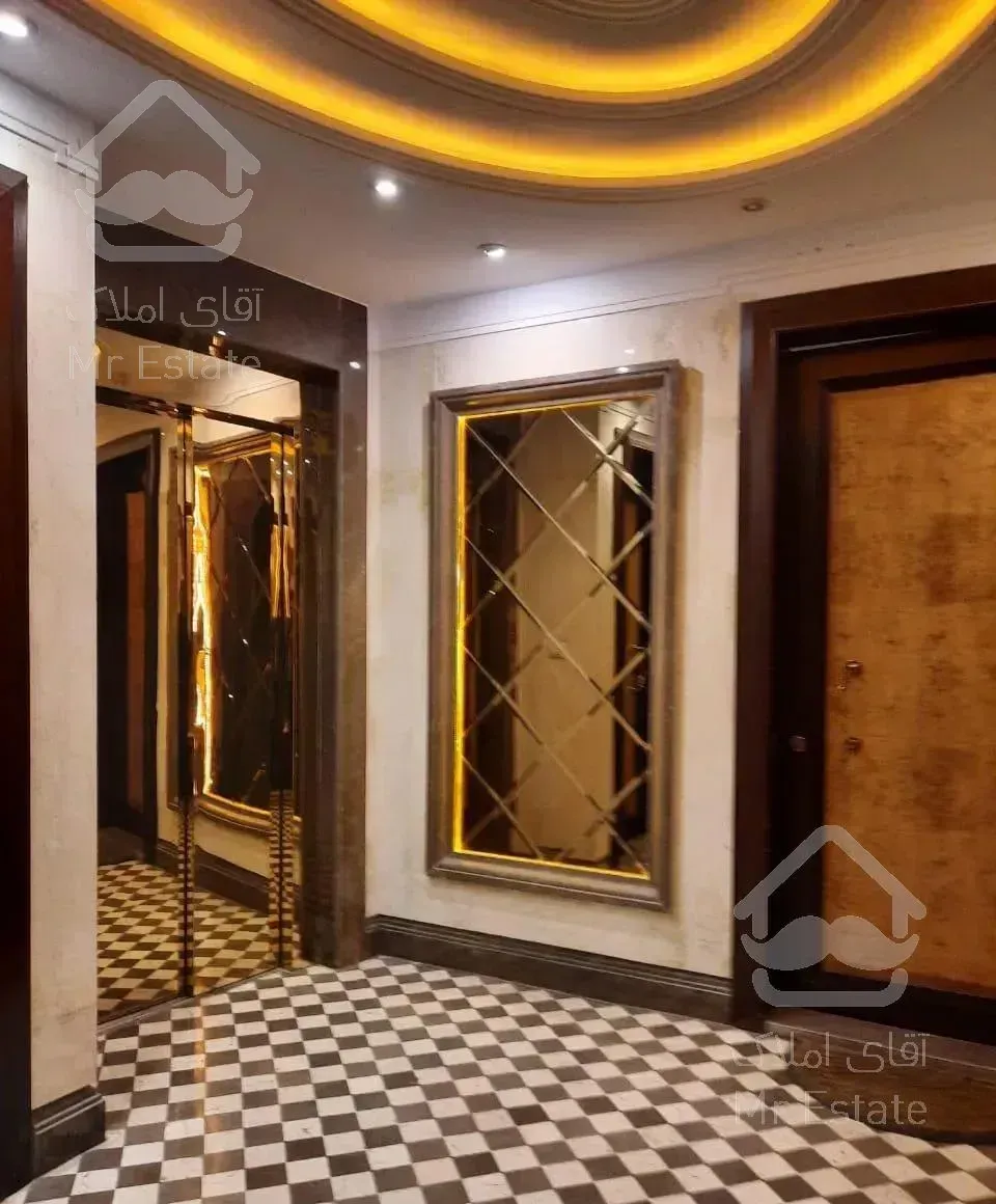 ۲۴۰ متر ۴ خواب . ملاصدرا شیراز شمالی