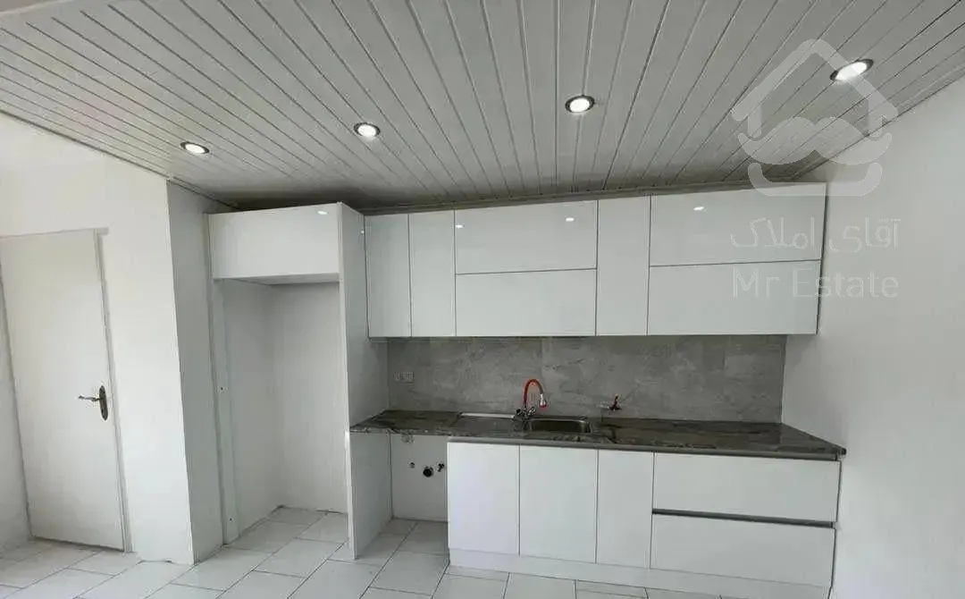 آپارتمان ۲ خواب ۶۰ متری نورگیر عالی(ناصری)