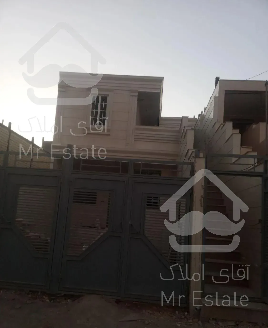 ساختمان دوطبقه ویلایی پاپی خالدار