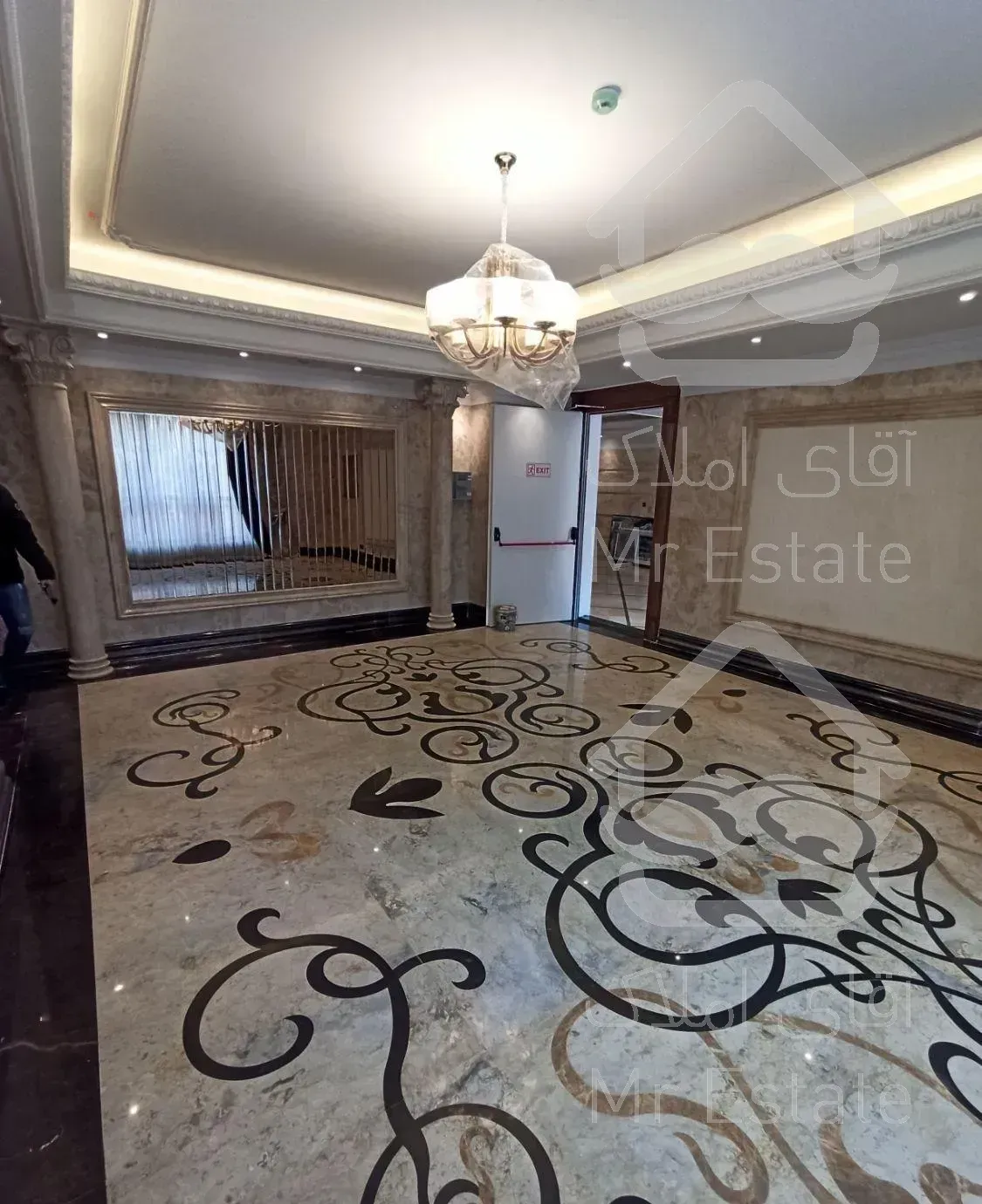 آپارتمان ۲۹۲ متر چهارخوابه کلیدنخورده در قائم مقام