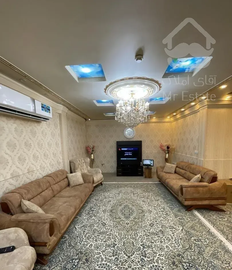 تک واحدی طبقه اول خ روبه رو بیمارستان بهشتی