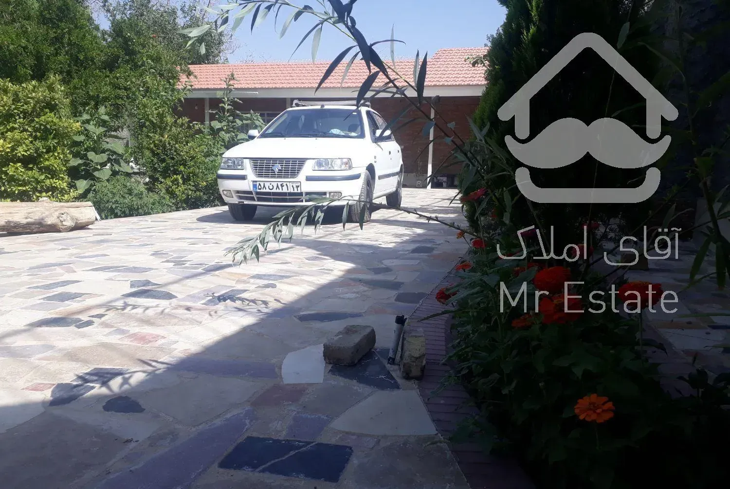 باغ ویلا،نزدیک پل خواجو،شهراصفهان،استخر و پارکینگ