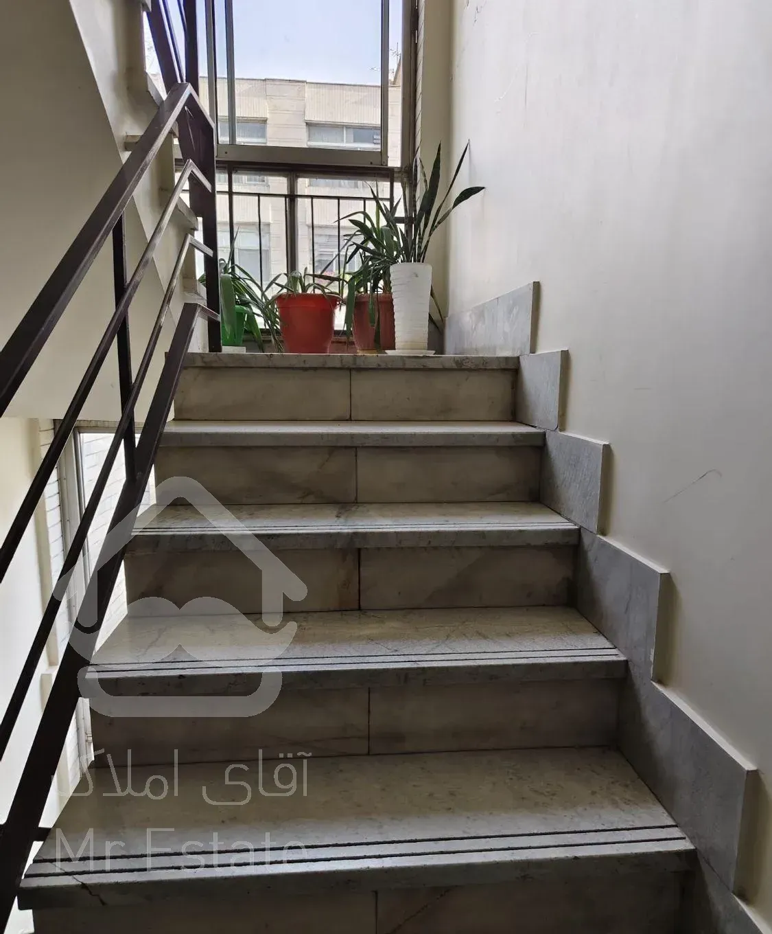 فروش آپارتمان ۱۲۰ متری بالای جلال