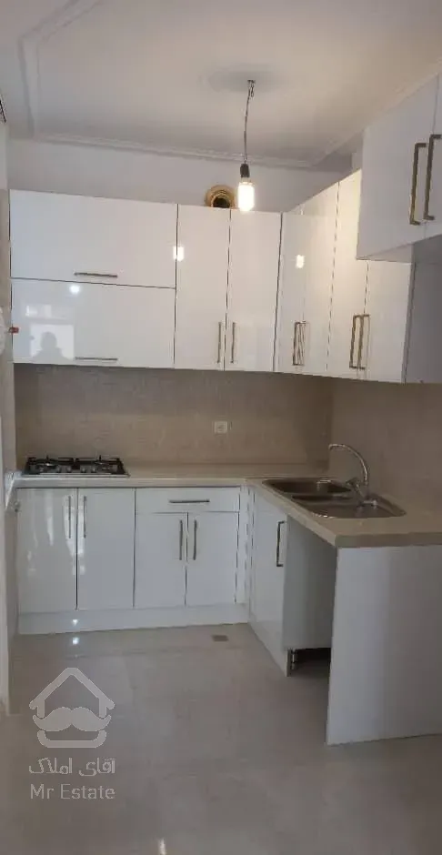 ۸۰ متری .   فول بازسازی .   ۲ پارکینگ