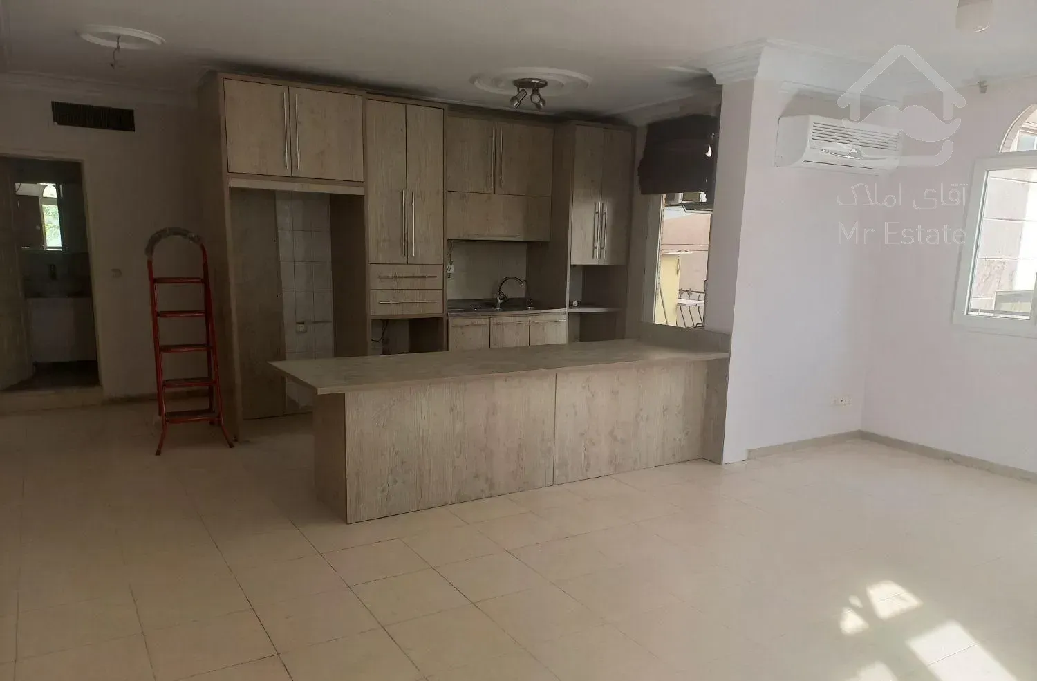 فروش آپارتمان ۱۰۷ متری ۳ خوابه طبقه ۲ در زرگنده