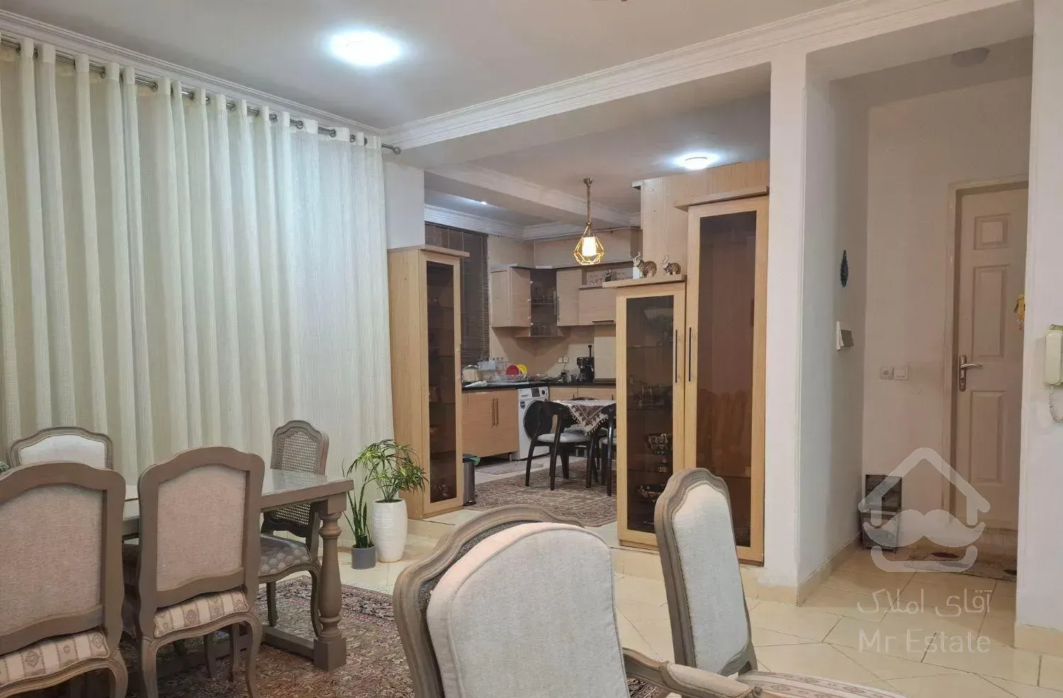 فروش آپارتمان ۱۳۶ متری ۳ خوابه در نام دنانان