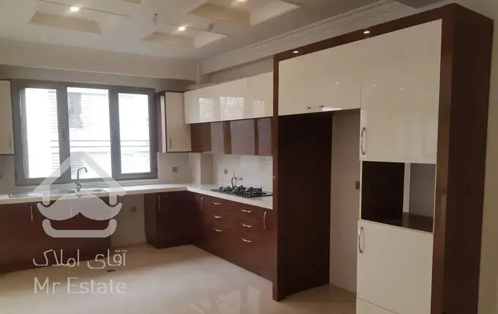 ۲۰۰ متر ٣ خواب ساقدوش